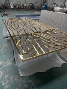 Aluminum Material 8mm Thickness Laser Cutting Technology PVD Gold Color Customied Size  Living Room Decoration Partition