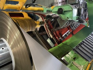 Harga Pabrik MBT PVD Golden 8k Mirror Polish 304 Stainless Steel Coil